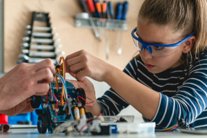 loi-ich-do-choi-cong-nghe-cho-tre-nho-thoi-dai-so-1