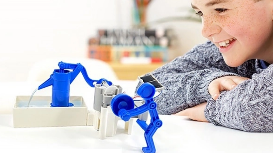 loi-ich-do-choi-cong-nghe-cho-tre-nho-thoi-dai-so